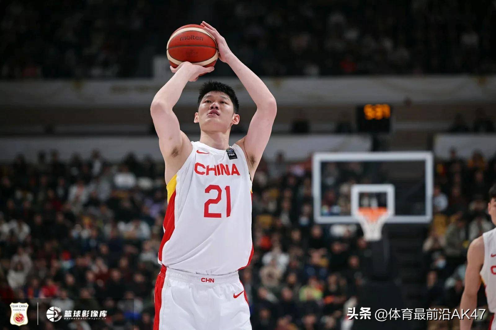 中国男篮备战奥运会,全队士气高涨迎接新挑战的简单介绍 中国男篮备战奥运会,全队士气高涨迎接新挑战的简单介绍