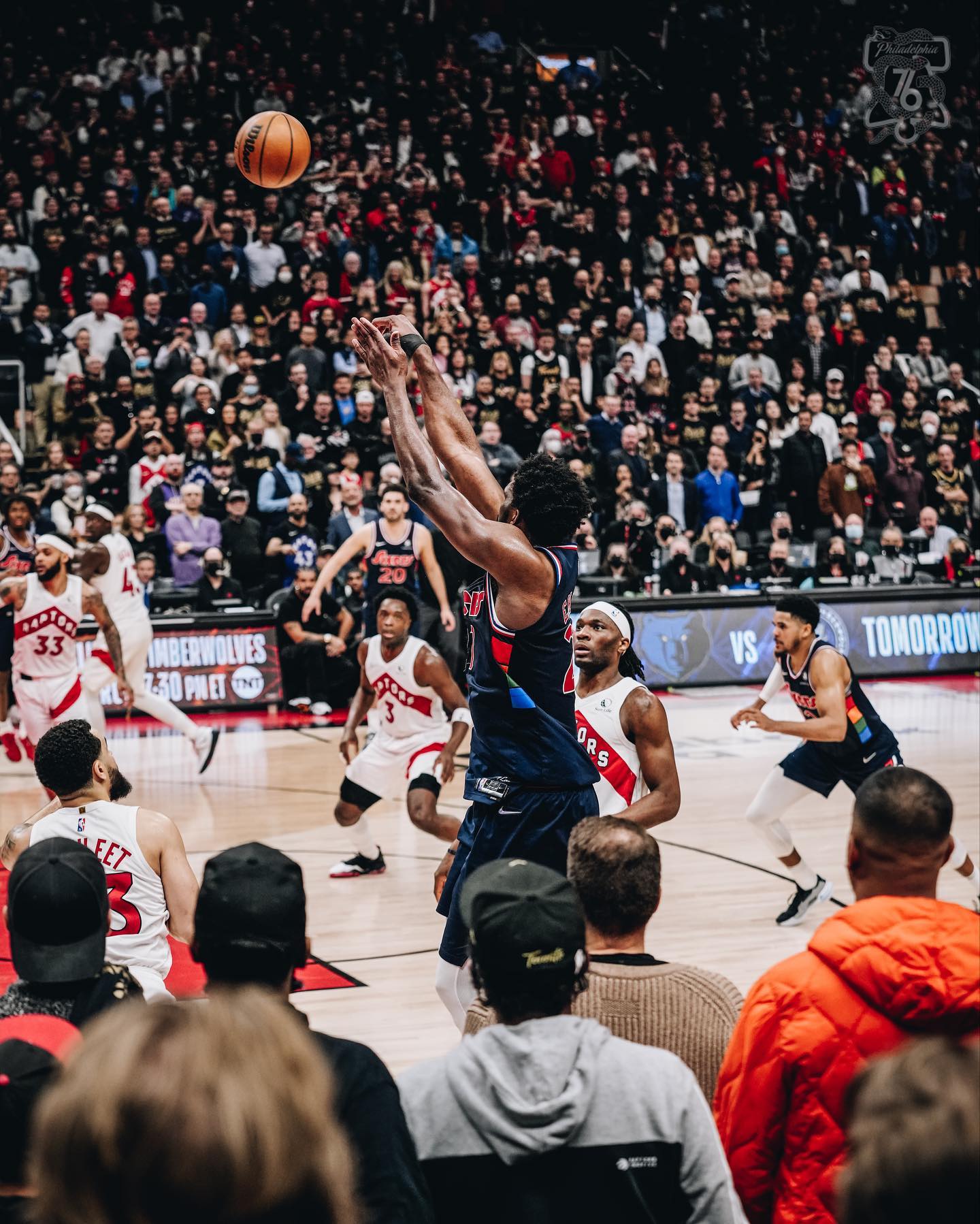 猛龙横扫热火，恩比德统治全场