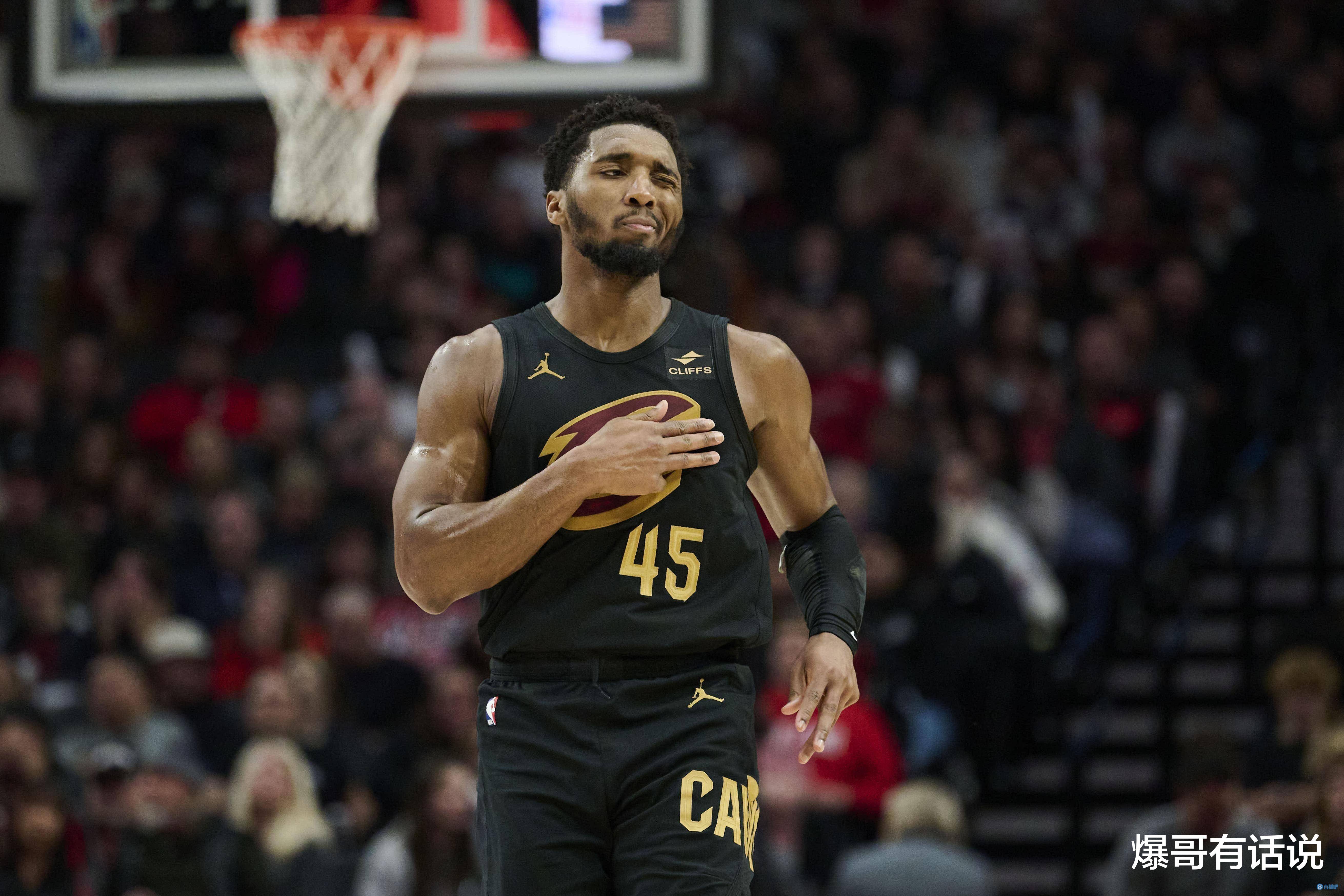 包含黄蜂鏖战公牛,米切尔绝境逆转的词条 包含黄蜂鏖战公牛,米切尔绝境逆转的词条