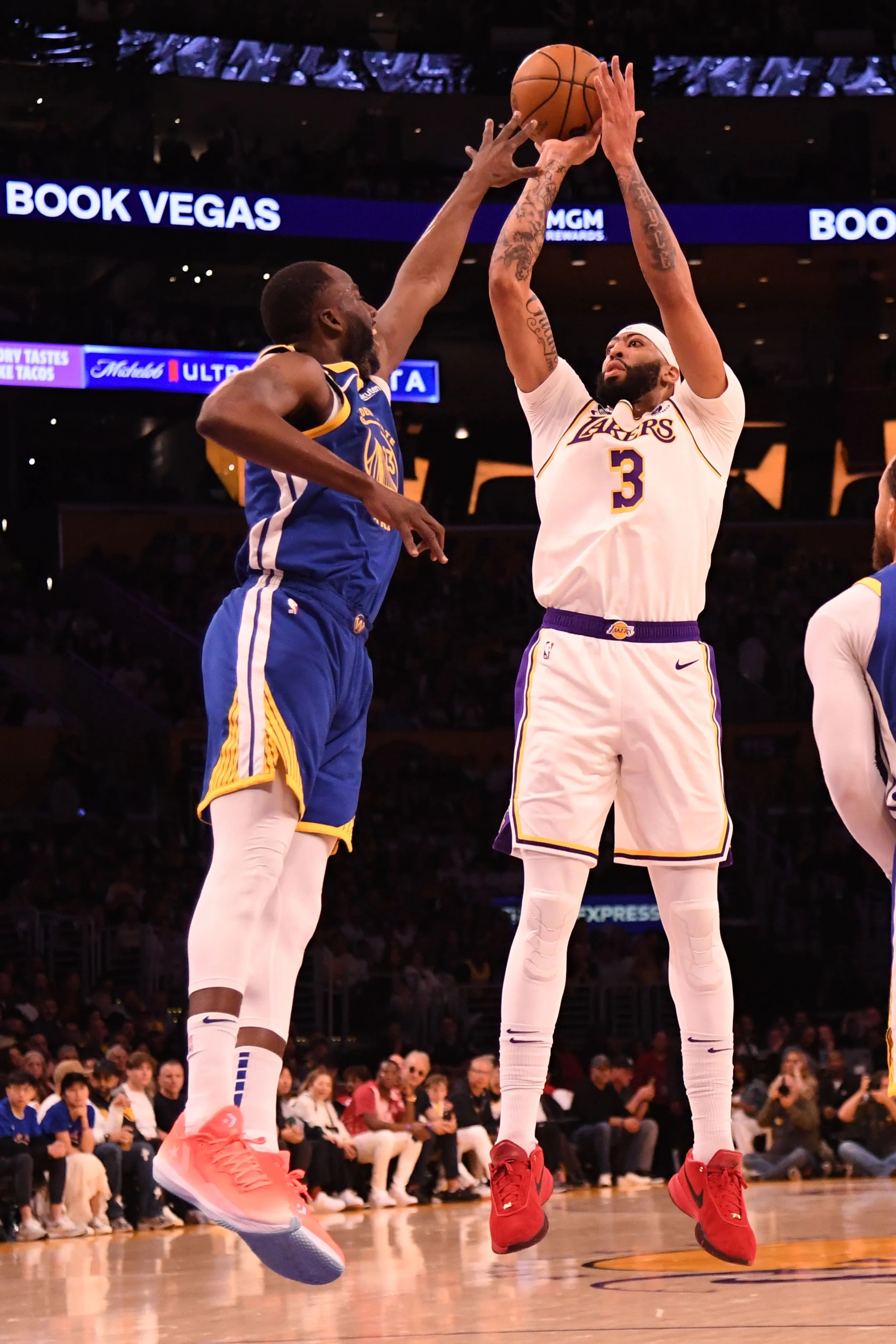 尼日利亚男篮血洗湖人,詹姆斯惊艳世界的简单介绍 尼日利亚男篮血洗湖人,詹姆斯惊艳世界的简单介绍