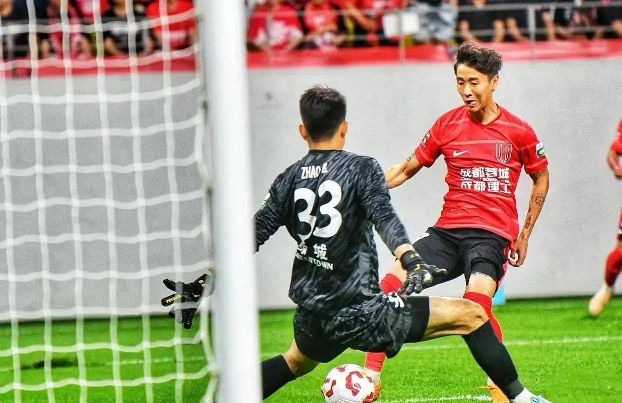 开云体育官网-浙江绿城客场不敌上海海港，遭遇连败