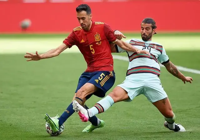 冰岛客场艰难击败摩洛哥，晋级形势一度疑虑的简单介绍