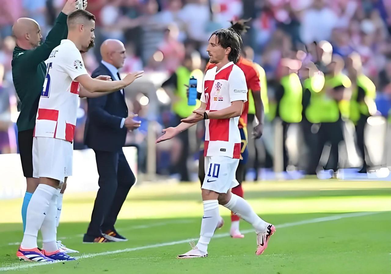 克罗地亚球员近期状态回升精彩表现备受瞩目的简单介绍