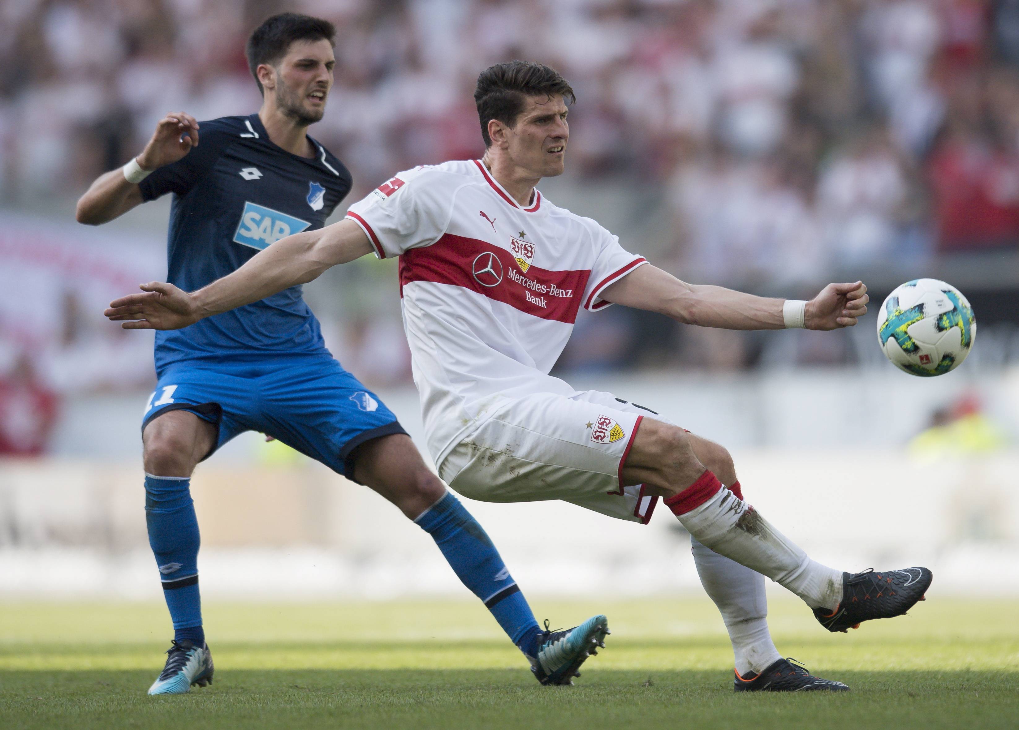 斯图加特在客场惨败，遭遇低迷