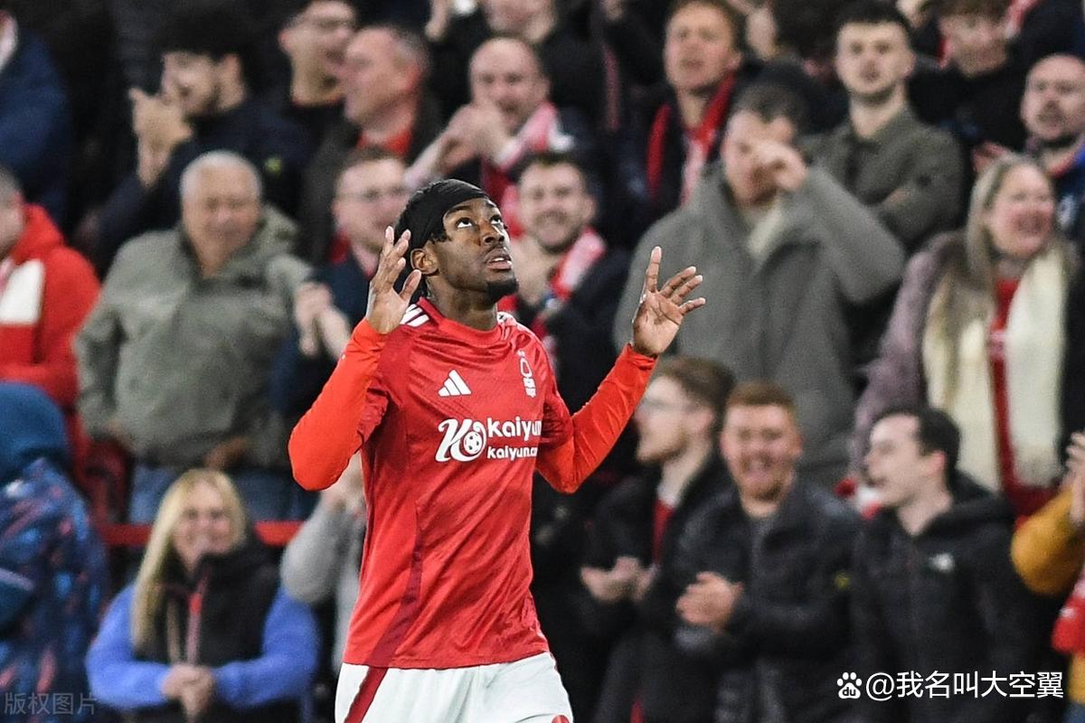 关于曼联主场惜败，积分榜位置下滑的信息