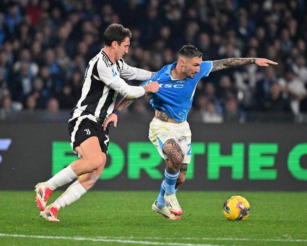 关于那不勒斯战胜尤文图斯，终结不败纪录，反弹的信息