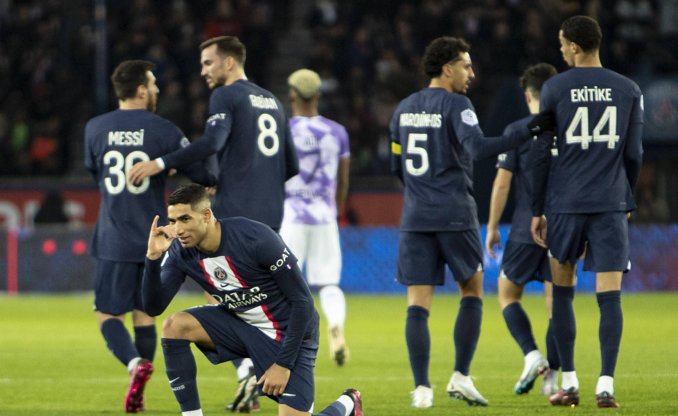 大巴黎轻取里昂,稳占联赛前列 大巴黎轻取里昂,稳占联赛前列