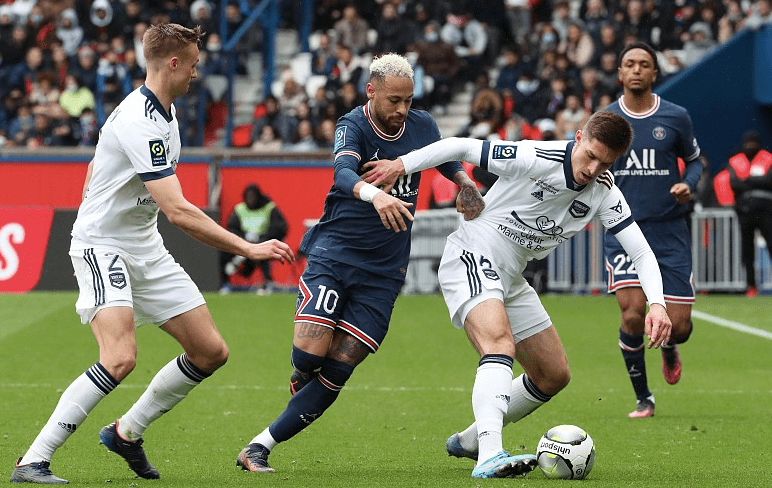 大巴黎轻取里昂,稳占联赛前列 大巴黎轻取里昂,稳占联赛前列