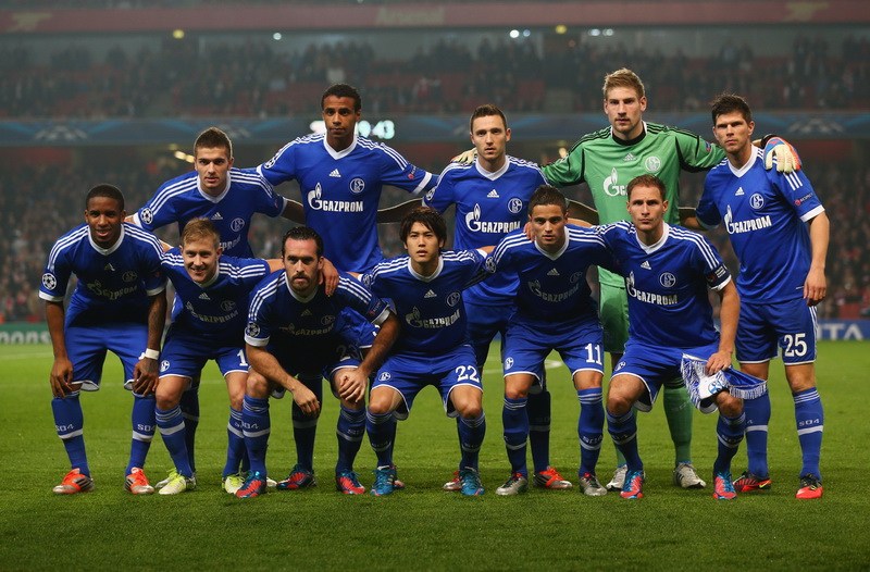 关于沙尔克球队报名新赛季冠军杯的信息