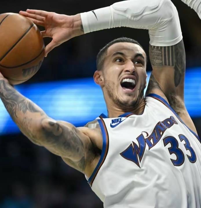 加拿大男篮绝地反击热火,拉塞尔高光表现的简单介绍 加拿大男篮绝地反击热火,拉塞尔高光表现的简单介绍