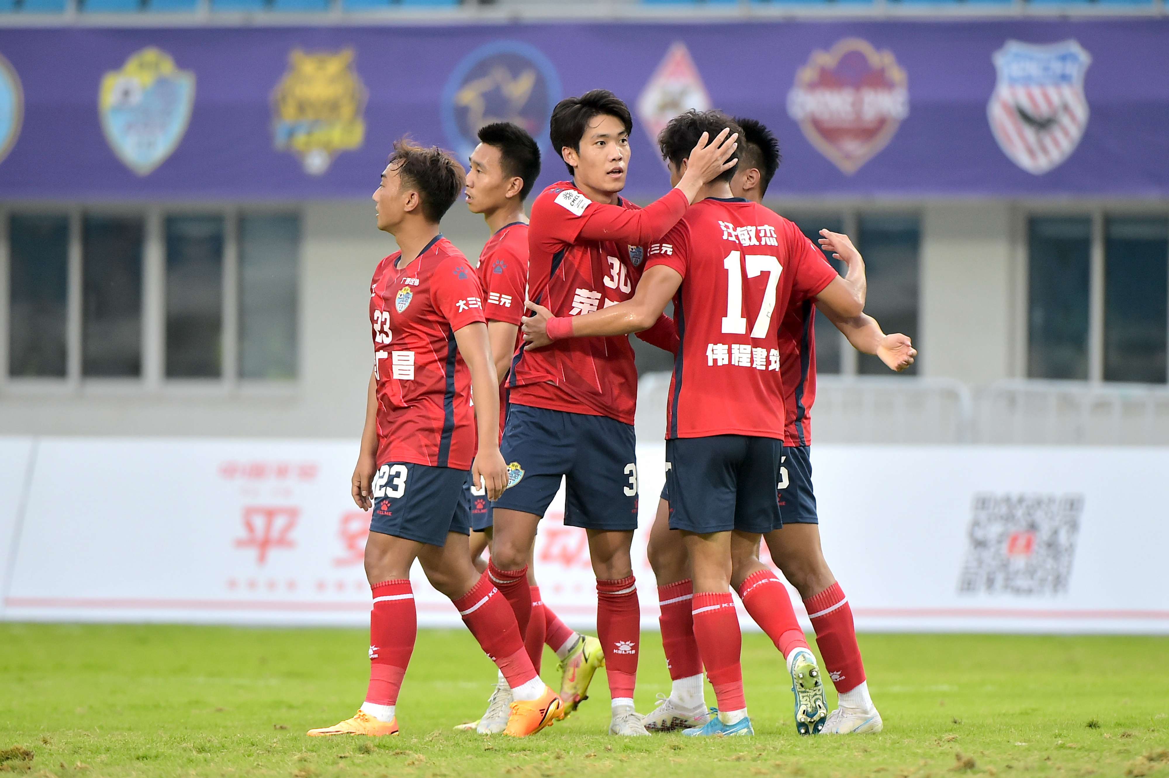 尤文图斯惊险晋级，小组头名稳固的简单介绍