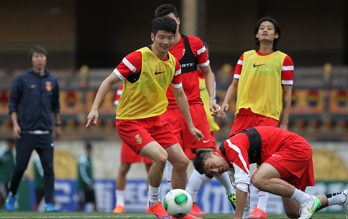 开云体育官网-足球赛场上实力对比明显，胜利属于强队