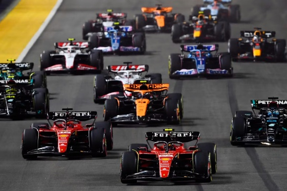 开云官网-阿斯顿马丁险胜威廉姆斯，皮亚斯特里高光表现的简单介绍