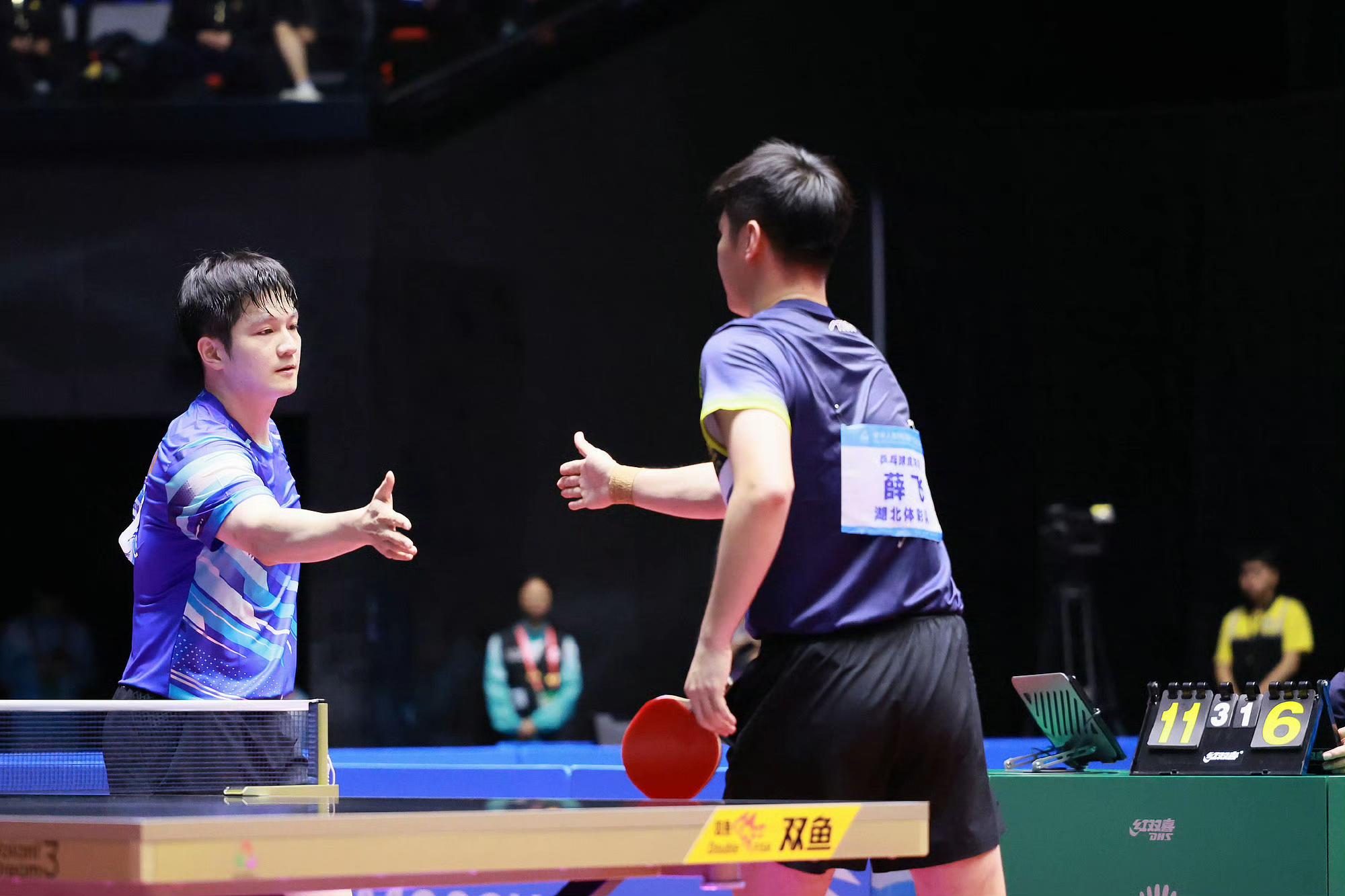 开云体育入口-英格兰队横扫日本队，樊振东关键制胜的简单介绍