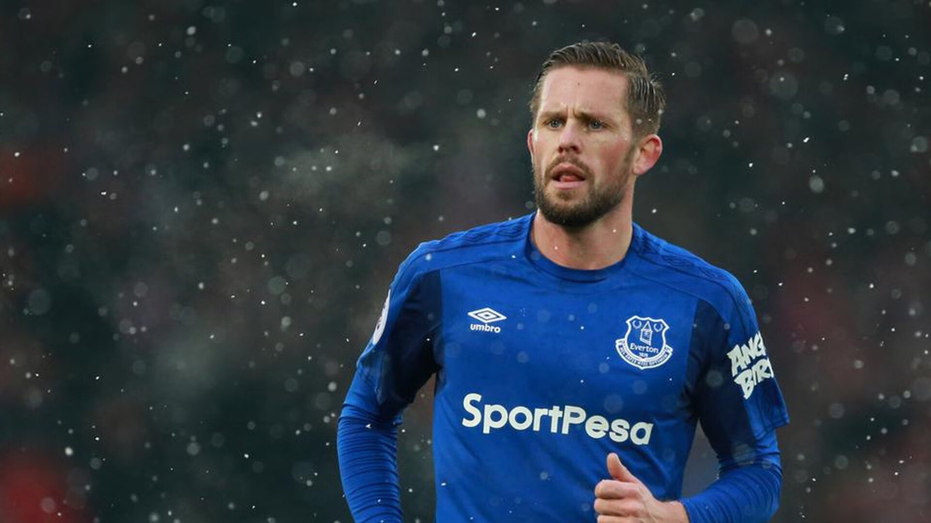 开云体育登录-从德甲争冠焦点战到沙特争冠战，足球世界的权力转移与皇马的新挑战