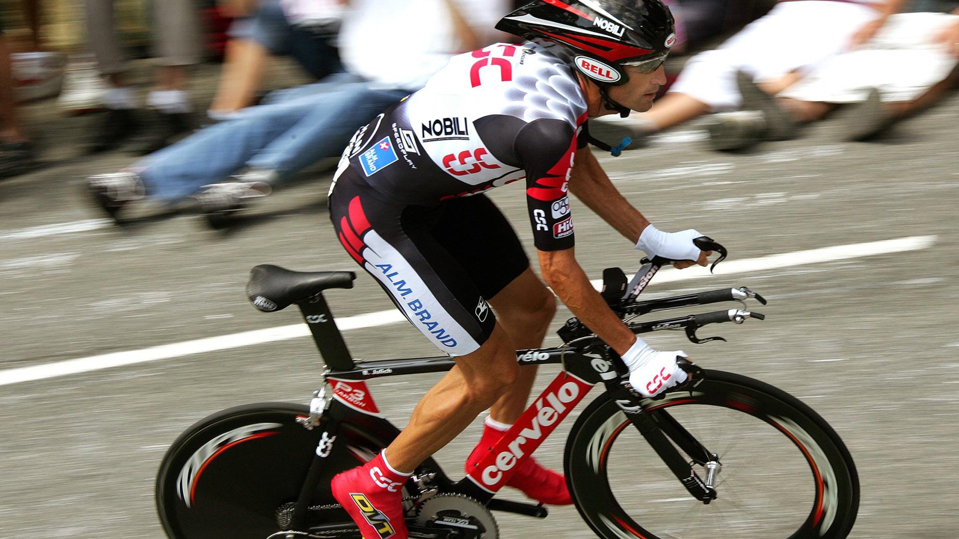 绿茵场上的碾压与乒乓台前的绝杀，德国战车与林高远的制胜哲学